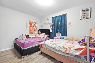 Exceptional opportunity in Larchmont area for investor and - photo 25