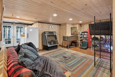 Exceedingly well-built and truly one of a kind, this charming - photo 25
