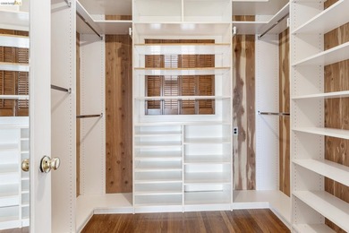 Welcome to this charming Crocker Traditional with character and - photo 35
