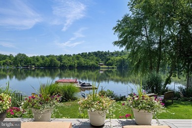Modern Riverfront Estate with Unparalleled Indoor-Outdoor Living - photo 2