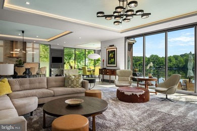 Modern Riverfront Estate with Unparalleled Indoor-Outdoor Living - photo 7