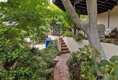Welcome to this charming Crocker Traditional with character and - photo 49