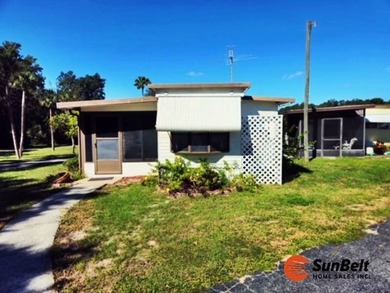 Mid Florida Lakes Home For Sale in Leesburg Florida