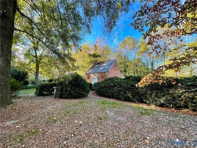 Springfield, circa 1828 is a historic treasure and icon located - photo 9