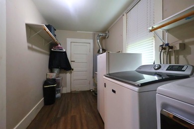 Charming Downtown Alba Home with Historic Character & Modern - photo 9
