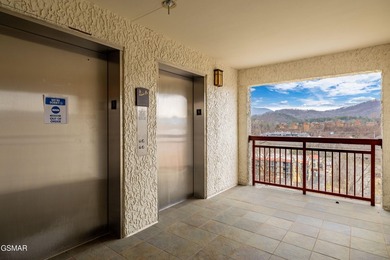This 3 Bedroom/2 Bath Riverstone Unit has been recently - photo 3