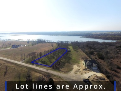 Waterfront land in private gated community - photo 4