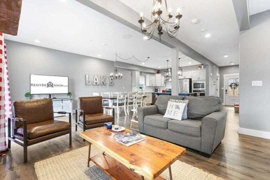 Introducing Hawthorn House, a fully furnished luxury retreat in - photo 9