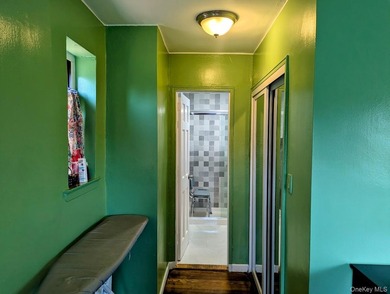 Spacious, bright, and well-maintained L-shaped studio with ample - photo 8