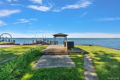 Enjoy the best of waterfront living on all-sports Lake St - photo 22