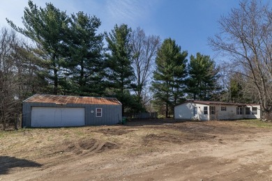 Welcome to this 3 bedroom, 2 bathroom home offering spacious - photo 1