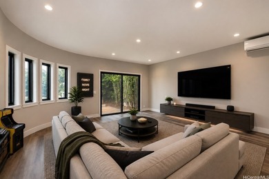 Nestled in the prestigious hillside community of Maunalani - photo 4