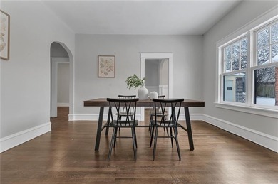 Stunning newly renovated home located in the heart of Newport - photo 8