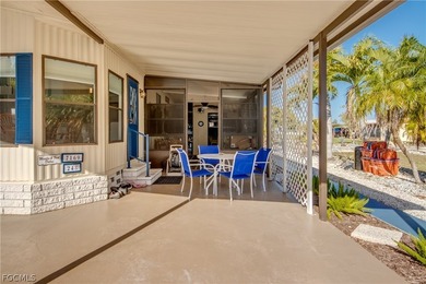 Welcome to island living in the highly sought-after Pine Island - photo 3