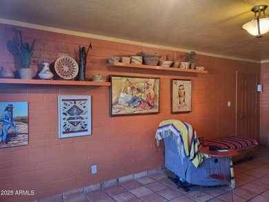 BEAUTIFUL GROUND FLOOR, SANTA FE REMODEL. DUAL PANE WINDOWS