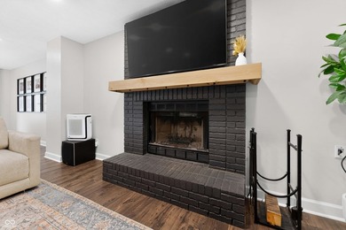 You won't want to miss this completely updated 4 bedroom 2.5 - photo 9