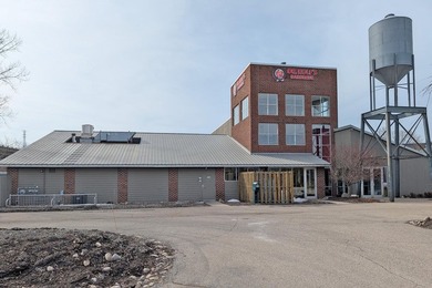 High-profile, premier waterfront restaurant/bar opportunity in - photo 5
