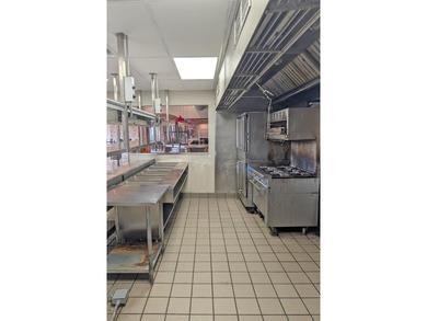 High-profile, premier waterfront restaurant/bar opportunity in - photo 10