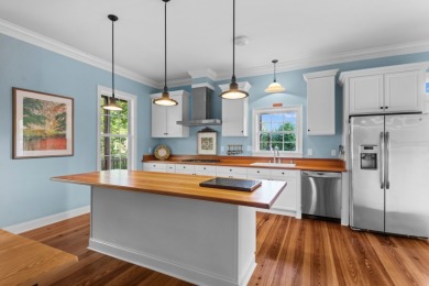 Traditional Southern Style Lake Home - photo 6