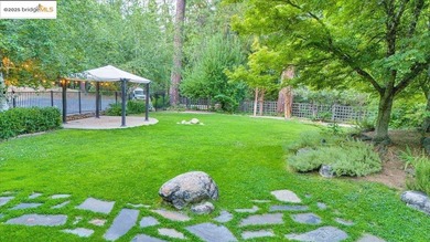 Lazy Z Resort - 31 Acres of Mountain Paradise Just minutes from - photo 14