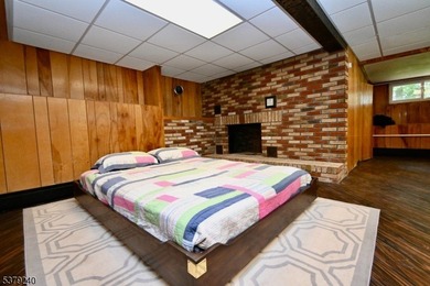 WOW! SPECTACULAR RENOVATED RANCH STYLE HOME LOCATED WITH PRIVACY - photo 8