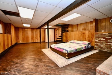 WOW! SPECTACULAR RENOVATED RANCH STYLE HOME LOCATED WITH PRIVACY - photo 9
