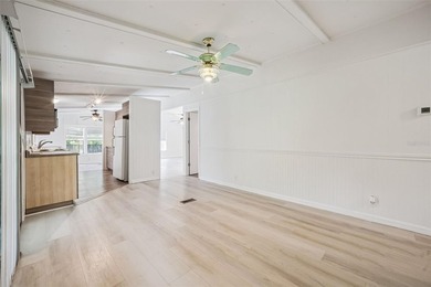 Beautifully maintained manufactured home featuring a spacious - photo 6