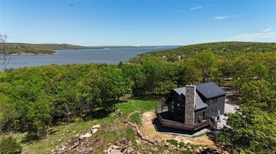Discover a rare opportunity to own a luxury waterfront retreat - photo 3