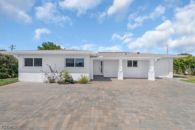 BACK ON THE MARKET - AMAZING 3BR/2BA home in SE Cape Coral! - photo 4