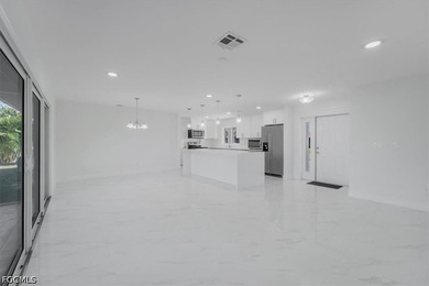 BACK ON THE MARKET - AMAZING 3BR/2BA home in SE Cape Coral! - photo 7