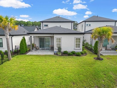 Located in the gated Ocean Villas at 67th community, home to - photo 33