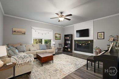 Stunning 4-bedroom, 4.5-bath, nearly new home just minutes from - photo 11