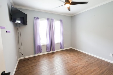 Welcome to your private retreat in Midway! Situated on 2 - photo 12