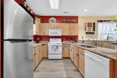 Perfectly positioned just minutes from the beautiful shoreline - photo 3
