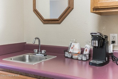 Exciting Investment Opportunity: Quality Inn Hotel at the mouth - photo 17