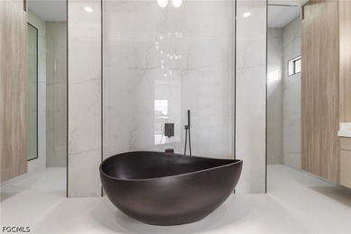 Luxury Waterfront Masterpiece | Direct Gulf Access. Discover an - photo 17