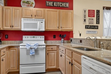 Perfectly positioned just minutes from the beautiful shoreline - photo 8
