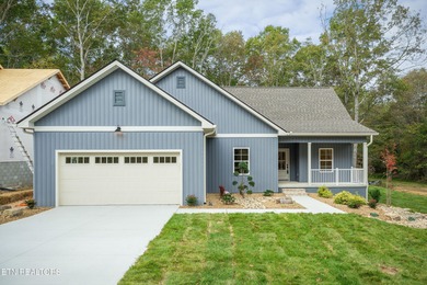 Lake Malvern Home For Sale in Crossville Tennessee