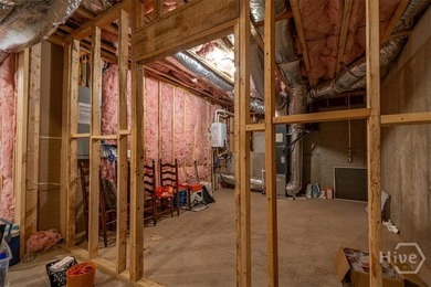 Stunning 4-bedroom, 4.5-bath, nearly new home just minutes from - photo 22