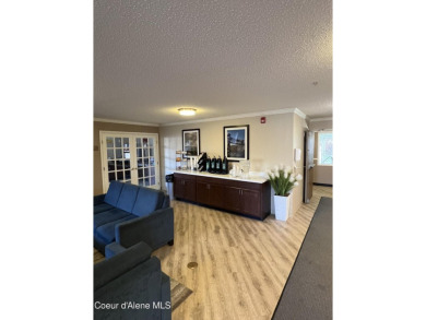 Exciting Investment Opportunity: Quality Inn Hotel at the mouth - photo 29