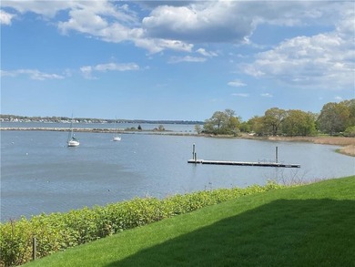 Welcome to Narragansett Village! This first-level condo features - photo 1