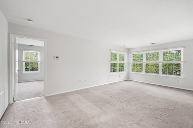 NO MORE SHOWINGS. Freshly painted and move-in ready, this - photo 8
