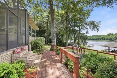 Lake Talquin lakefront home, 3BR/2.5BA+ an office. Enjoy a - photo 38