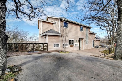 Spectacular 3-Story Estate on a Double Lot with Lake Views & - photo 3