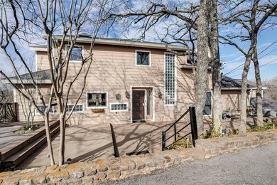 Spectacular 3-Story Estate on a Double Lot with Lake Views & - photo 4