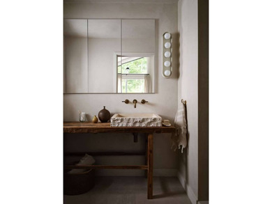 Located moments from Louse Point Bay Beach, this refined Springs - photo 11