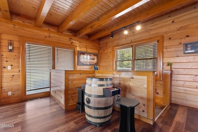 Stunning Mountain & Lake View Retreat Near Douglas Lake: Proven - photo 20