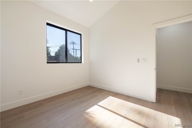 Tucked beneath wide open skies with stunning Gold Mountain views - photo 28
