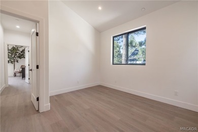 Tucked beneath wide open skies with stunning Gold Mountain views - photo 34