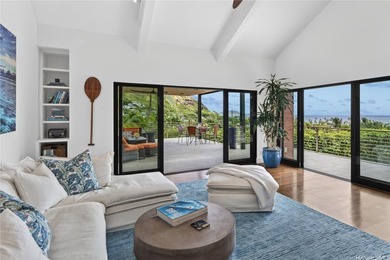 Beyond a private gated entrance, this exceptional contemporary - photo 1